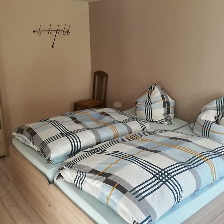 Ferienwohnung "Am Weinberg" Бад-Шмідеберг Екстер'єр фото