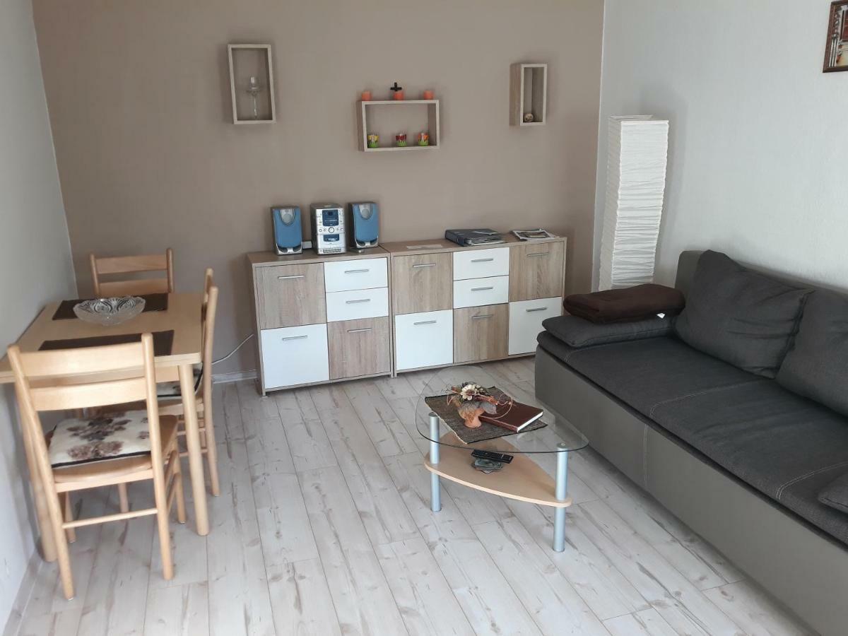 Ferienwohnung "Am Weinberg" Бад-Шмідеберг Екстер'єр фото